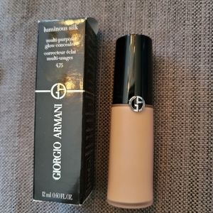 Giorgio Armani luminous silk concealer